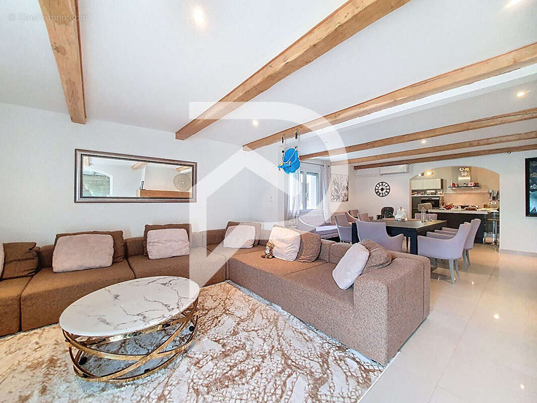 Maison à MONTELIMAR