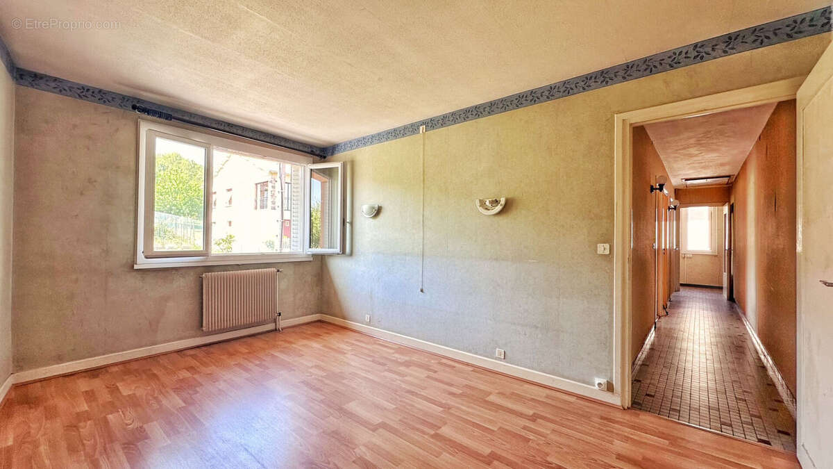 Maison à LA ROCHE-BLANCHE