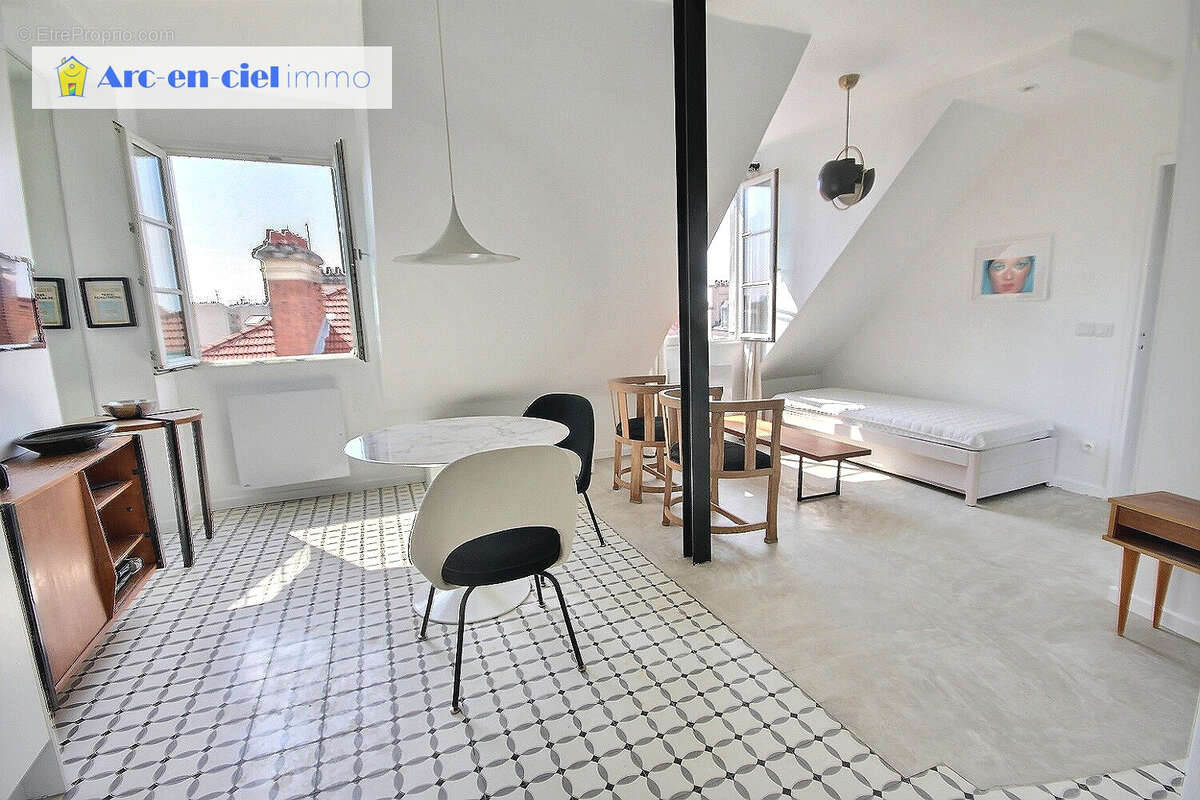 Appartement à PARIS-3E