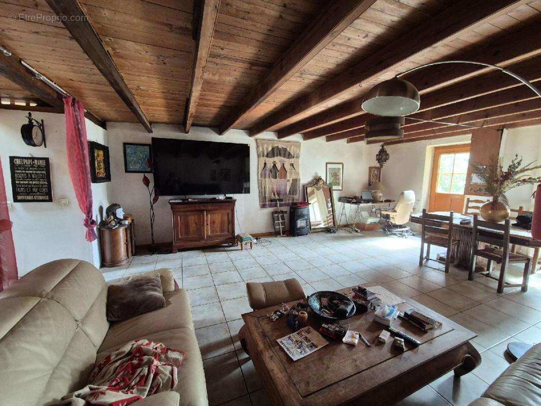 Maison à SURGERES