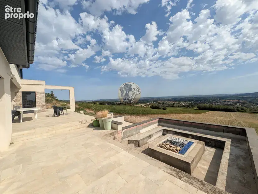 Photo Maison à Saint-Jean-Des-Vignes au prix de 1 055 000€