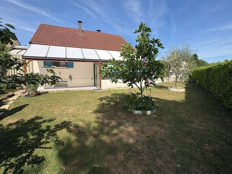 Maison à MERU