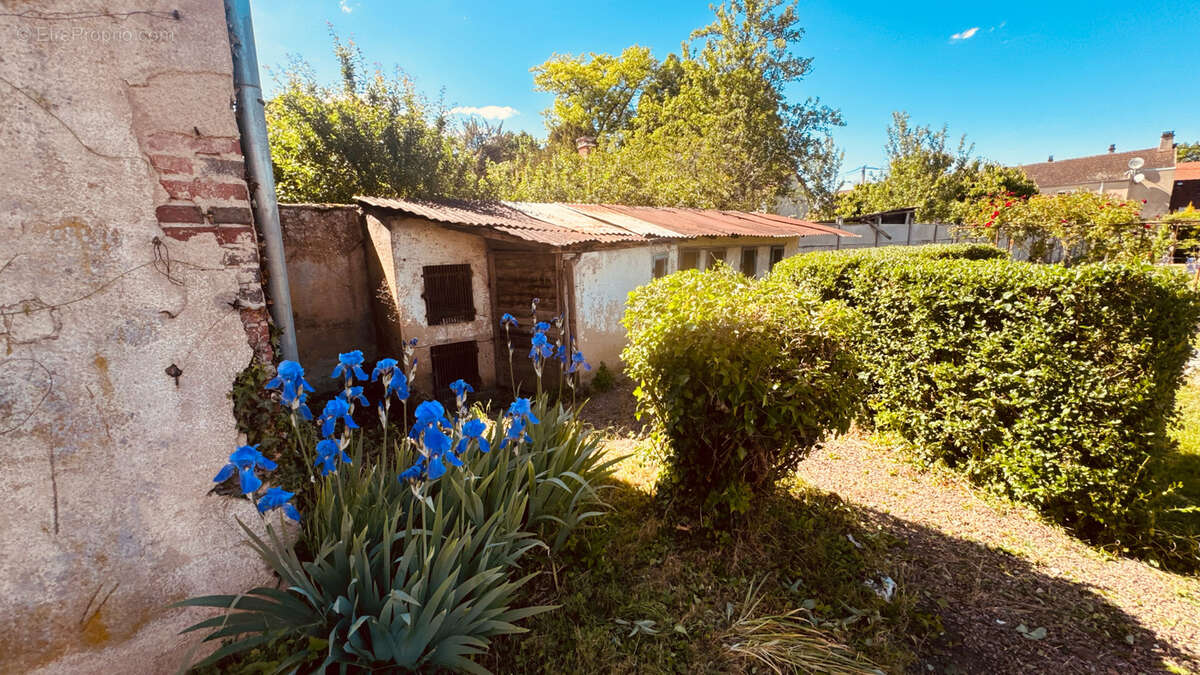 Maison à AVALLON