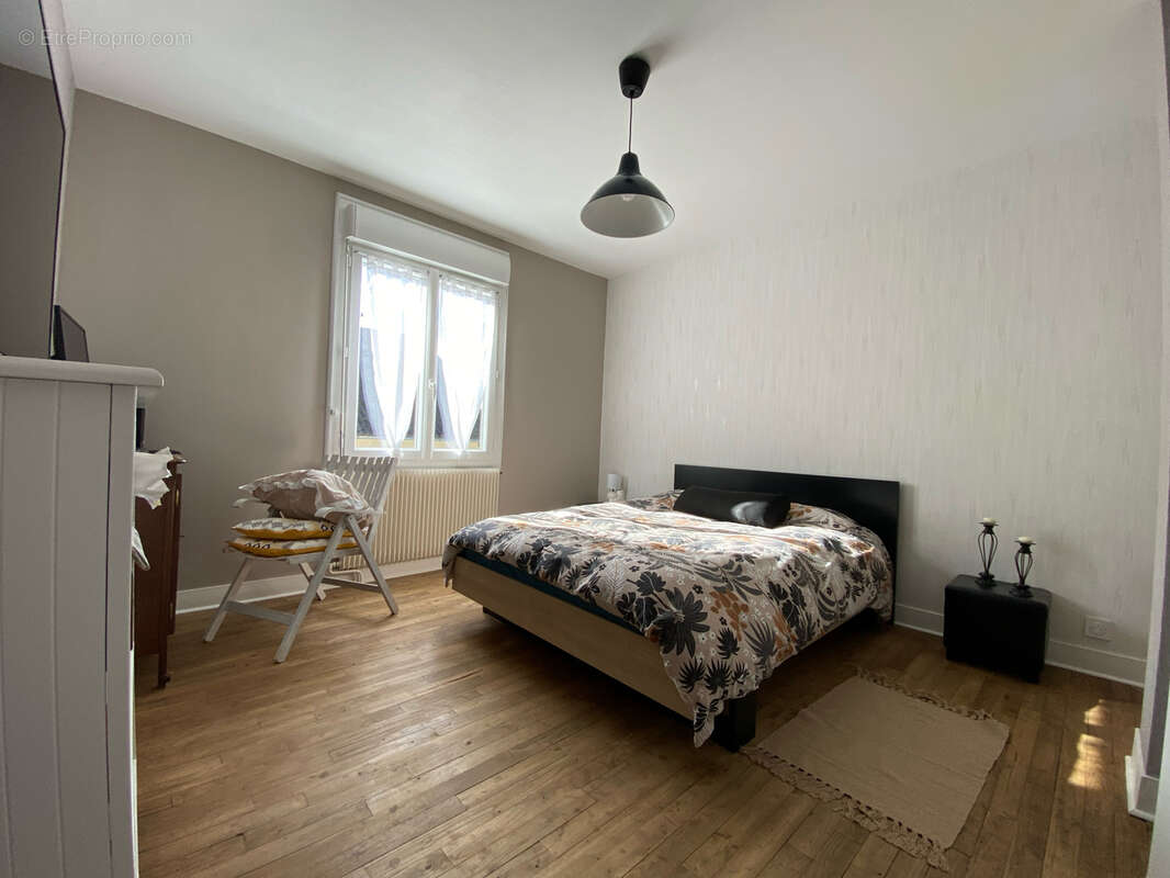 Maison à COUSSAC-BONNEVAL