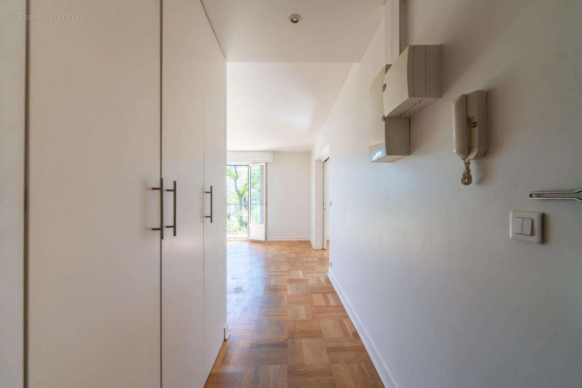 Appartement à VILLE-D'AVRAY