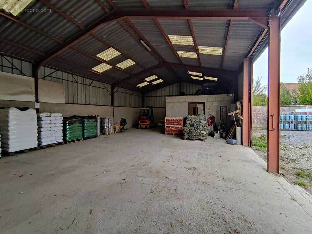 Commerce à SEBONCOURT