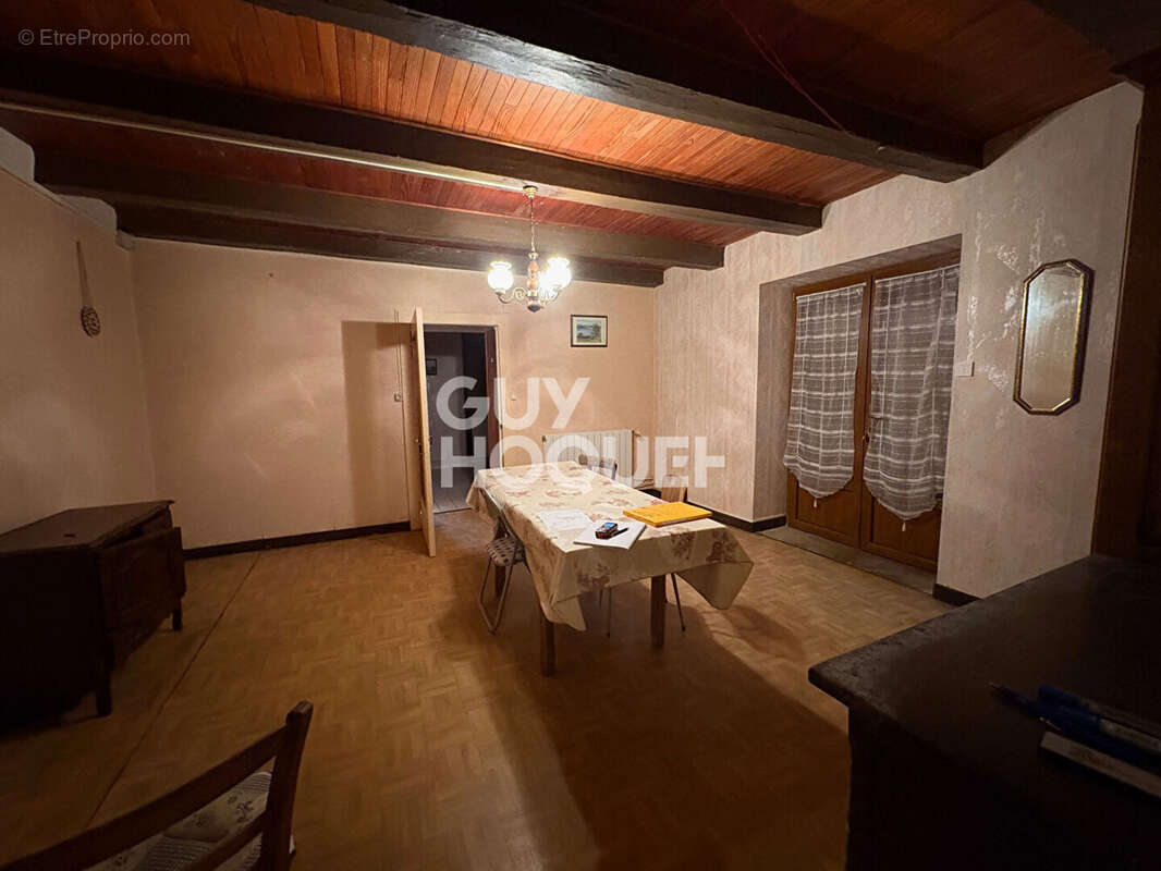 Maison à CHASSEY-LES-MONTBOZON