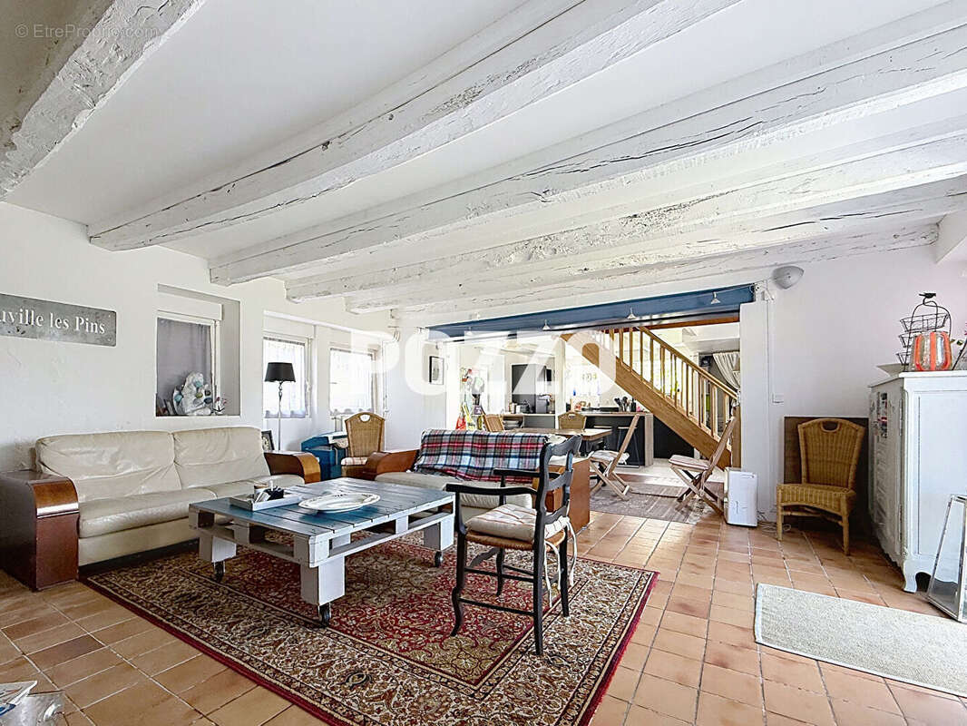 Maison à JULLOUVILLE