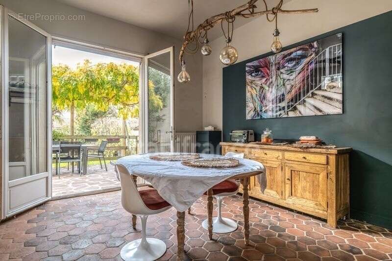 Maison à LES CLAYES-SOUS-BOIS