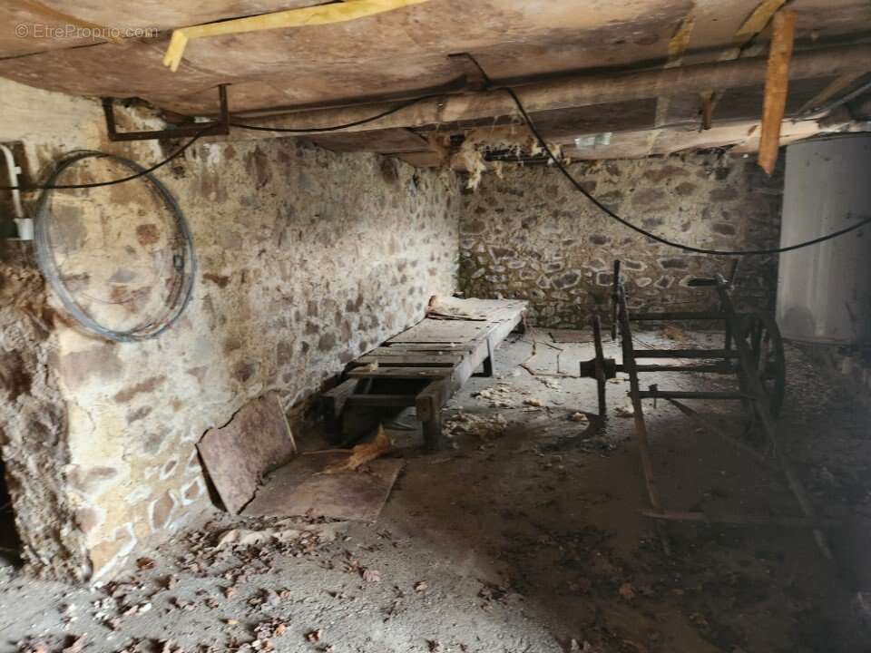 Maison à ETAGNAC