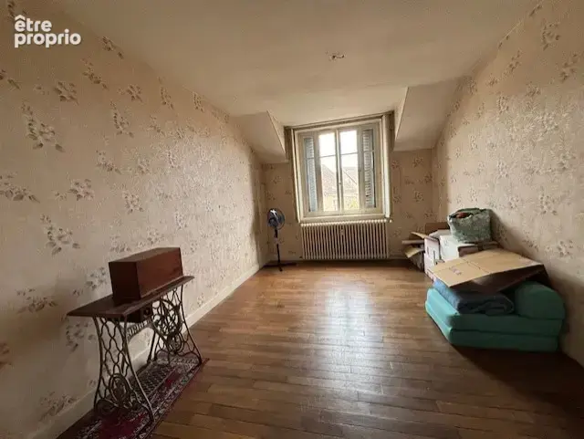 AUTUN, en centre ville, immeuble de rapport libre de 3 T3 avec cour et dépendances. - photo 11