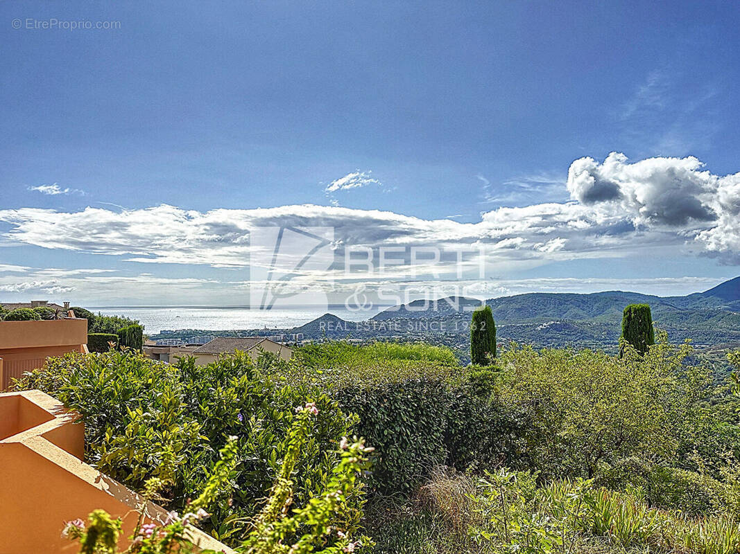 Appartement à MANDELIEU-LA-NAPOULE