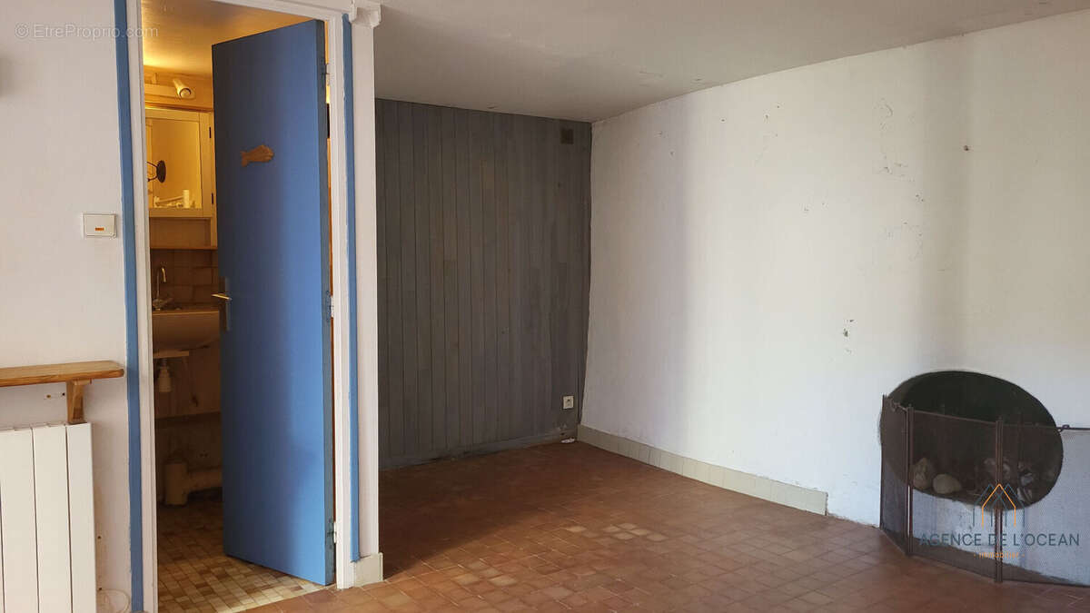 Maison ancienne à rénover au coeur du Palais, face à la mer - photo 6