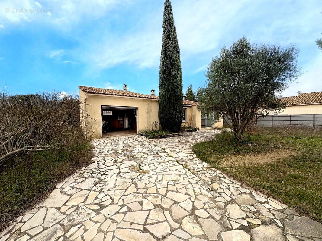 Maison à VERS-PONT-DU-GARD