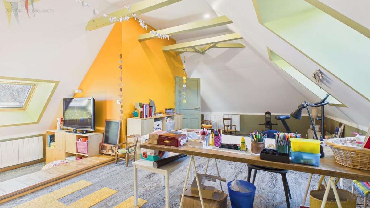 Maison à SAINTE-GENEVIEVE-SUR-ARGENCE