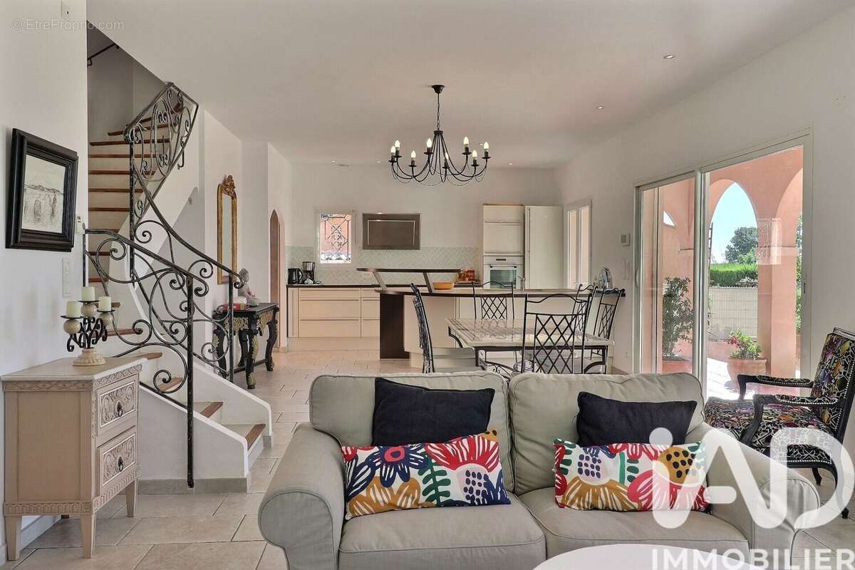 Photo 6 - Maison à REGUSSE