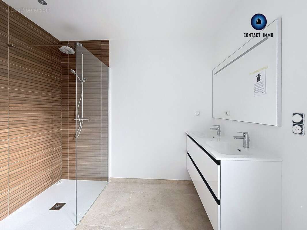 Maison à SAINT-PANTALEON-DE-LARCHE