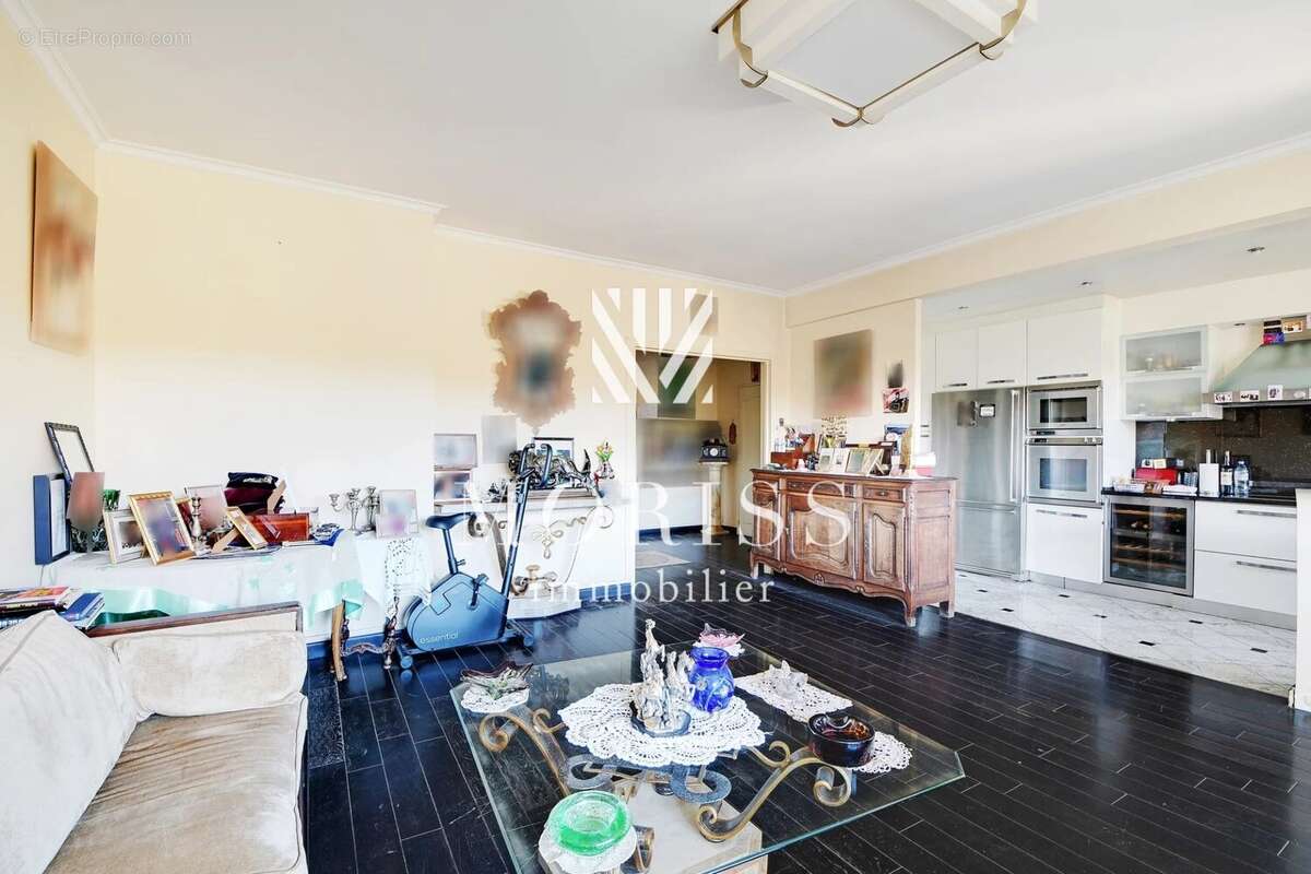 Appartement à CHARENTON-LE-PONT