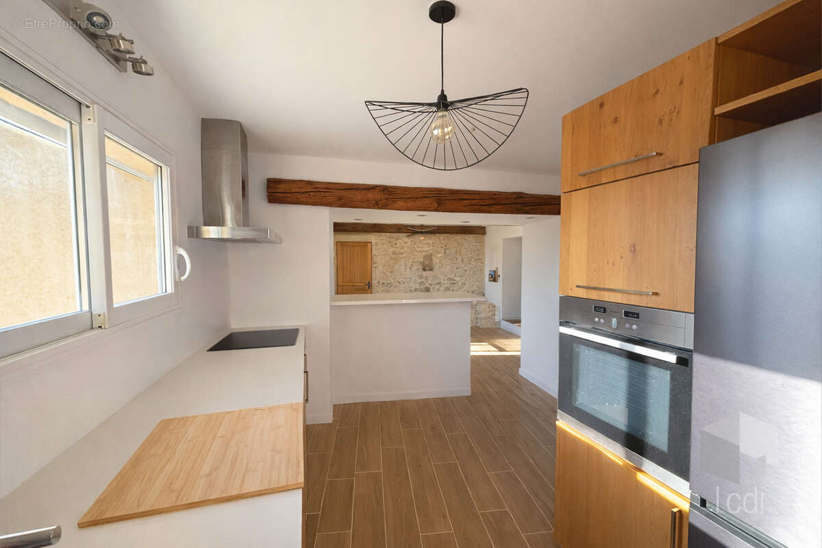 SAVASSE, maison en pierre de 165 m2 - photo 3