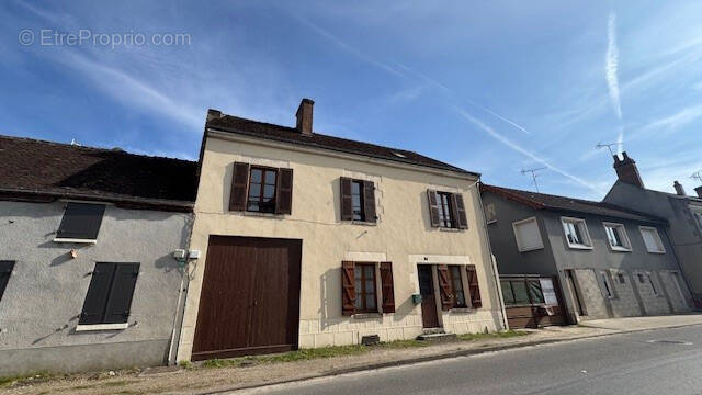 Maison à BOISCOMMUN