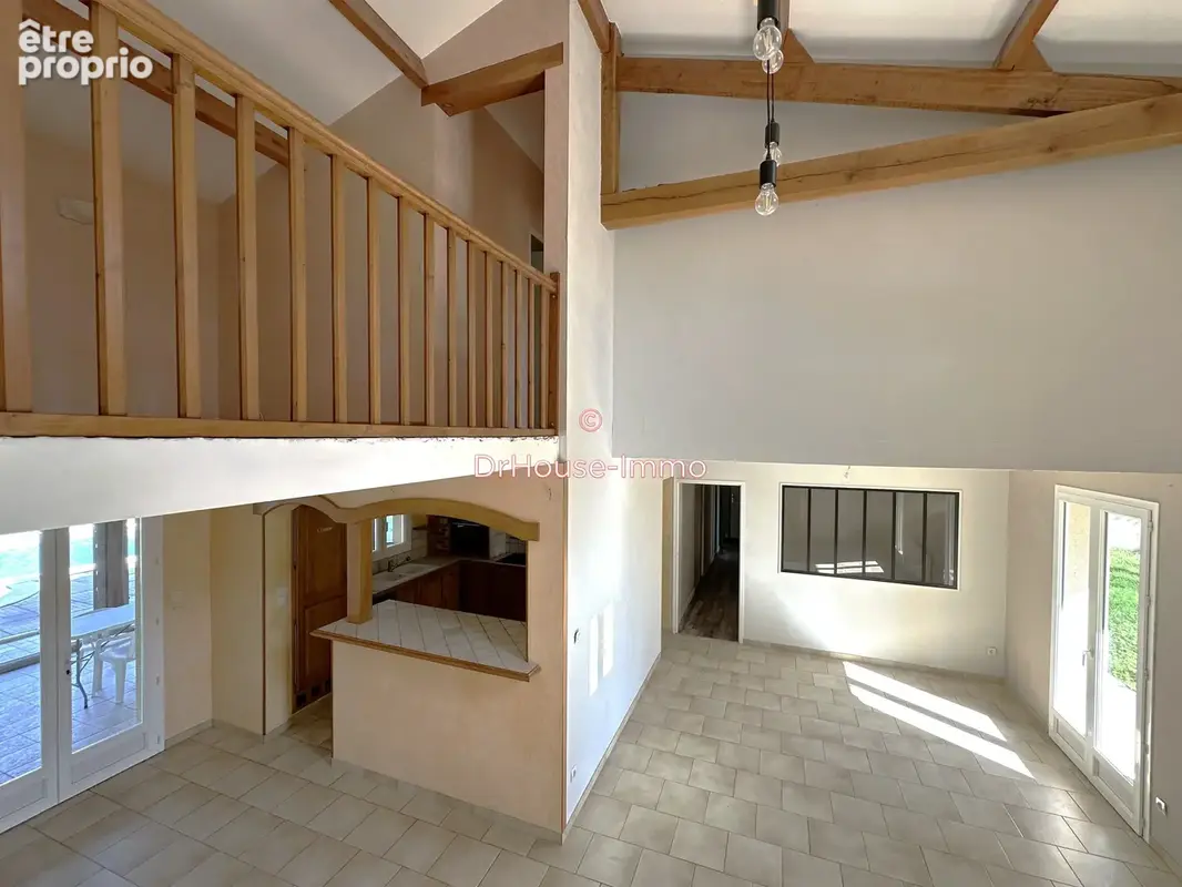Maison 6 pièces 148 m² à vendre à Montmoreau-Saint-Cybard (16190) - photo 2
