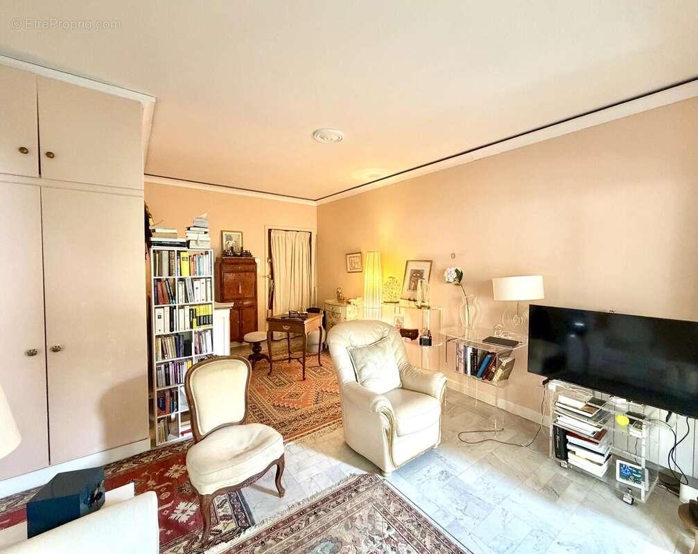 Appartement à ROQUEBRUNE-CAP-MARTIN