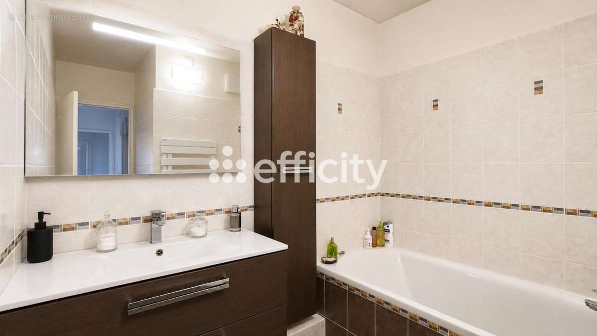 Appartement à MARSEILLE-11E
