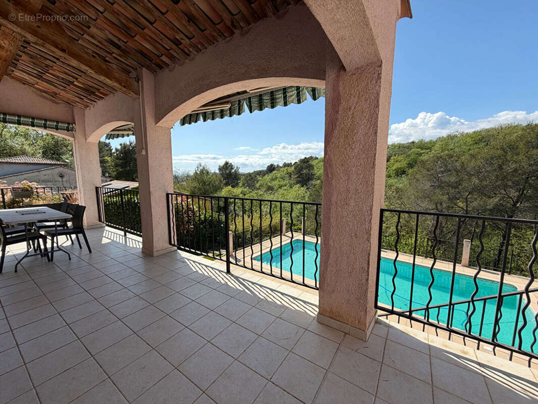 Maison à LA GAUDE