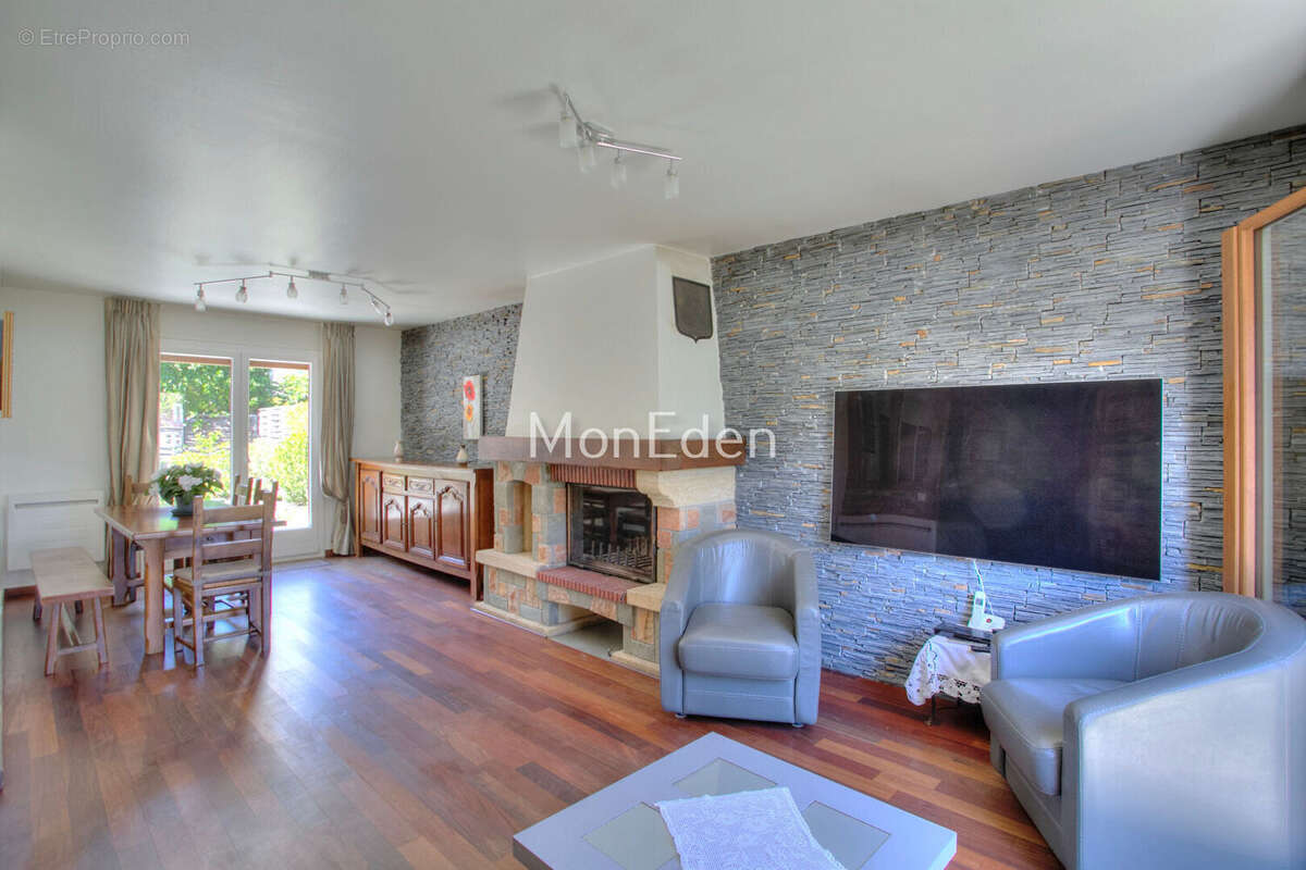 Maison  5 pièce(s) 120 m2 avec jardin  et Terrasse de 300m² - photo 2