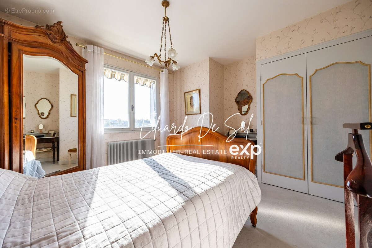 Maison 226 m² à Pessac  - photo 7