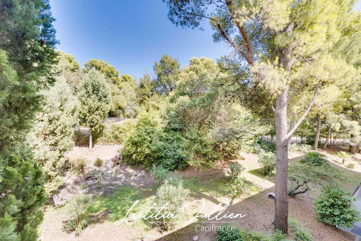 En exclusivité par Laëtitia JULLIEN – Marseille 10ème – Les Collines – T4 traversant de 83,83 m² avec balcon et loggia au pied d - photo 26