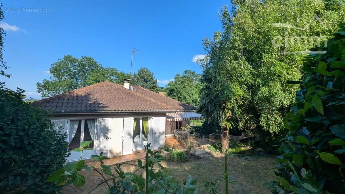 Maison à SAINT-PIERRE-DE-CHANDIEU
