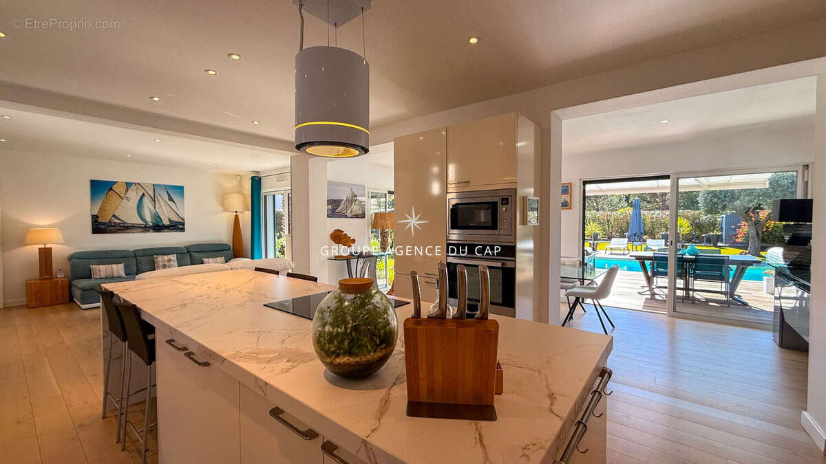 Maison à LES ISSAMBRES