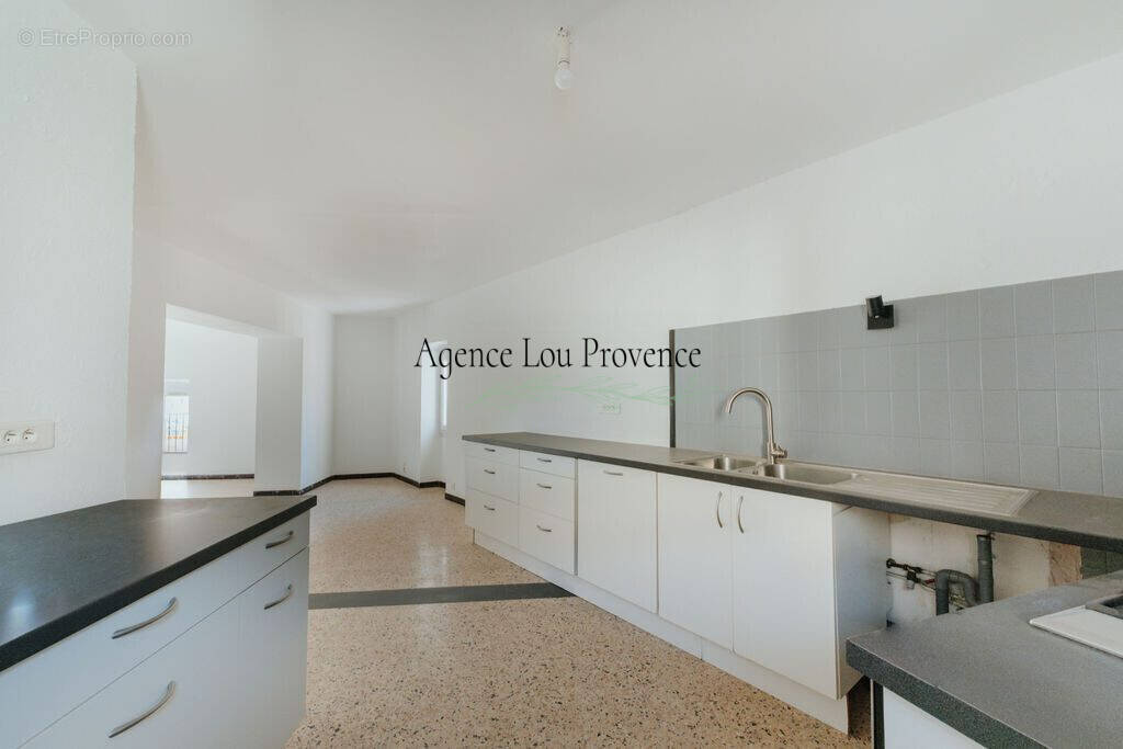 Appartement à EYGUIERES