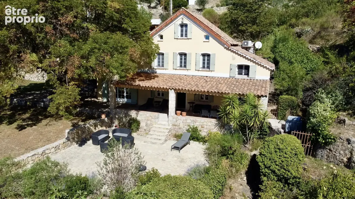 Propriété de caractère à Seillans – Un cadre de vie idyllique - photo 2