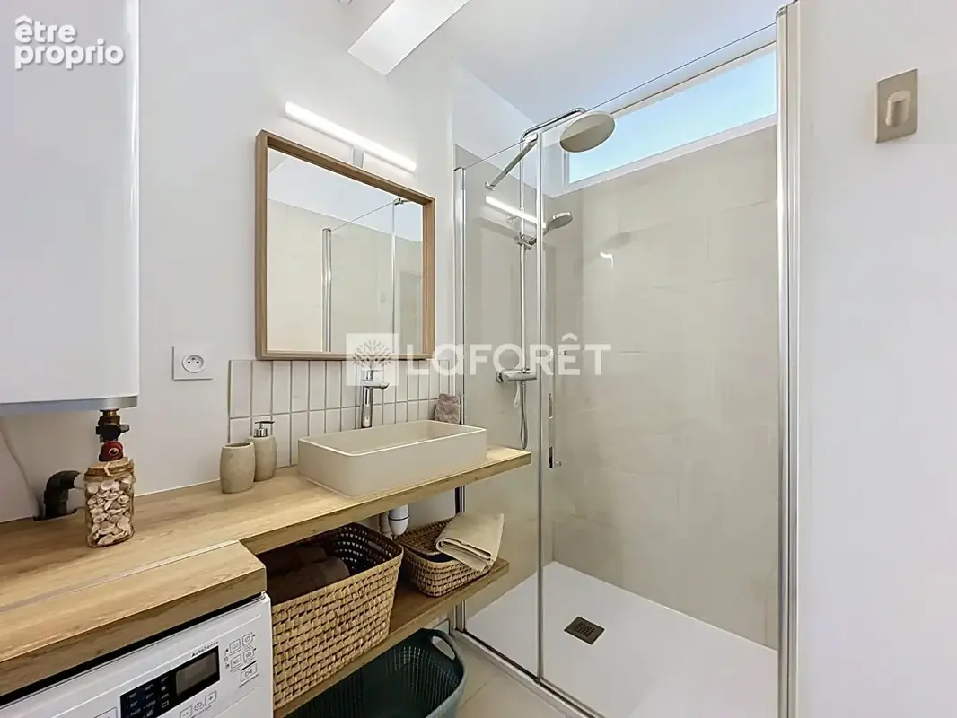 Studio rénové de 32 m² avec coin nuit, terrasse de 15 m² et vue panoramique sur la pinède - photo 6