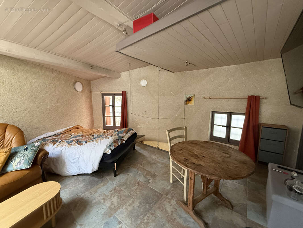 Maison à SAINT-GUILHEM-LE-DESERT