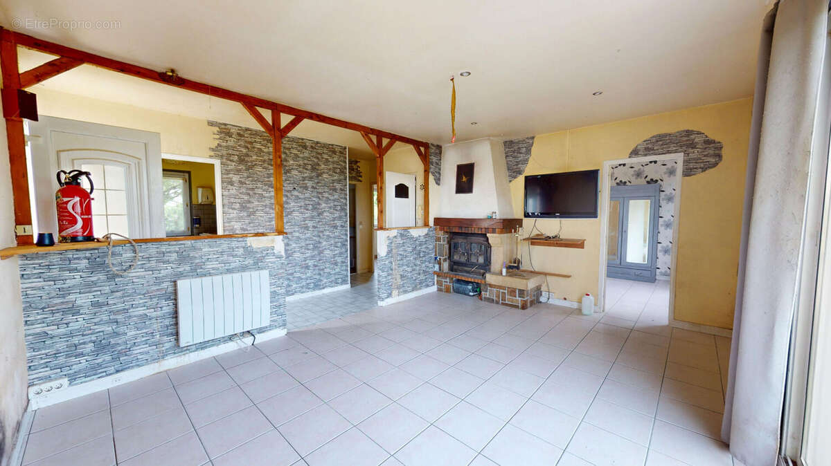 Maison à JOUET-SUR-L'AUBOIS