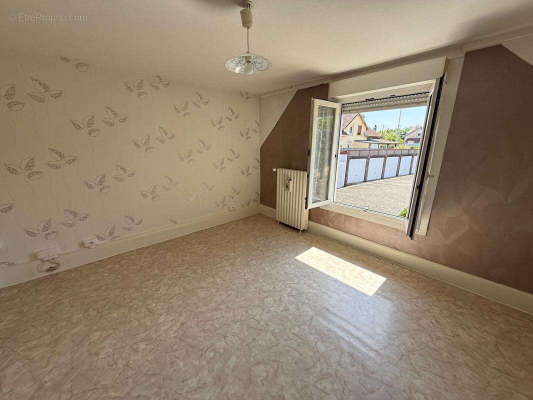 Idéal investisseurs ; Maison Montbeliard 5 pièce(s) 95 m2 avec 12 garages déjà loués - photo 5