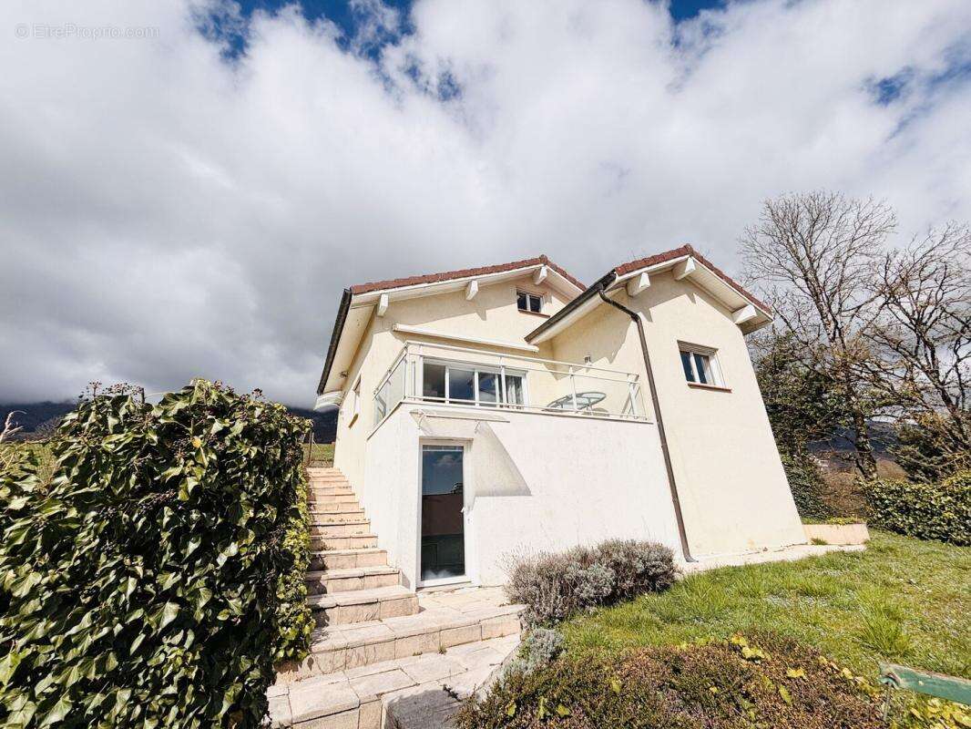 Maisons  200m2 terrain 1000m2 - photo 2