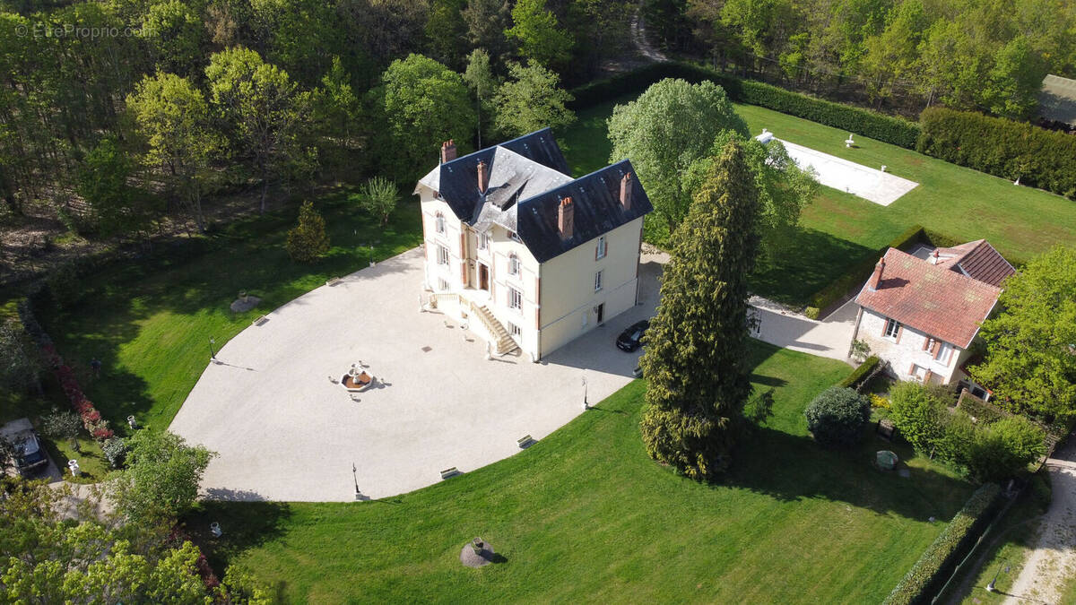 Maison à SAINTE-MONTAINE