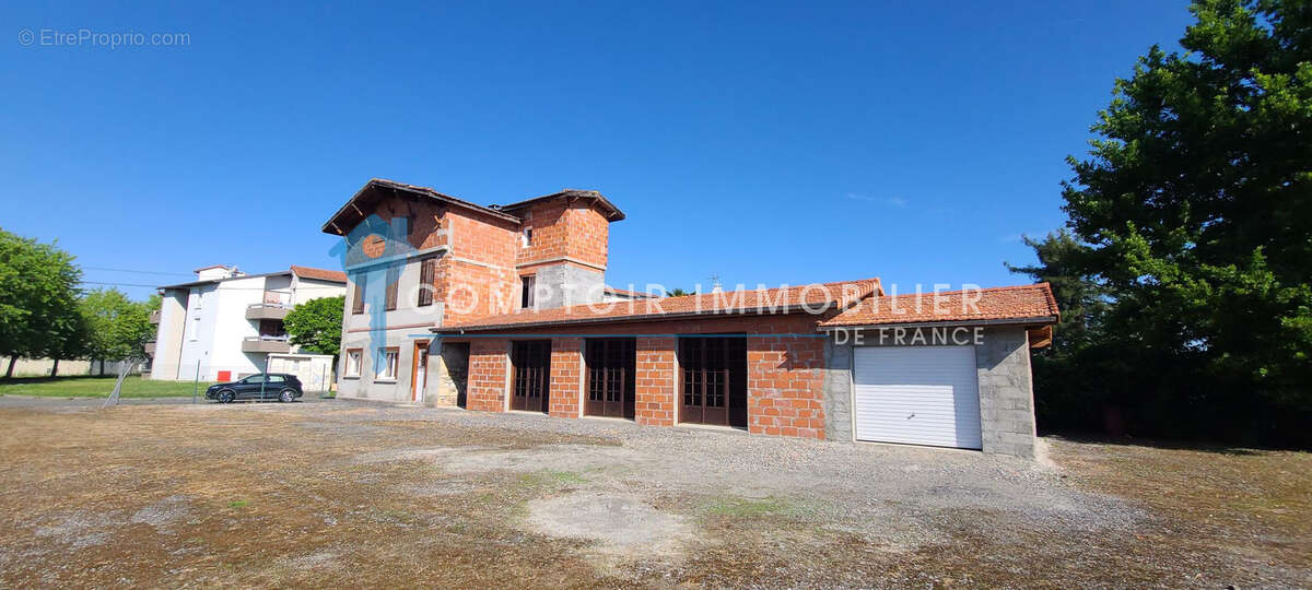 Dpt Haute Garonne 31 - A vendre Saint-Gaudens 31800 -Maison à finir de 132 m2 sur 3 niveaux + 69 m2 et un gara - photo 2