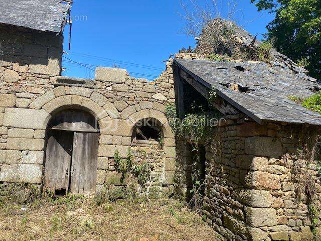 Maison à BAZOUGES-LA-PEROUSE