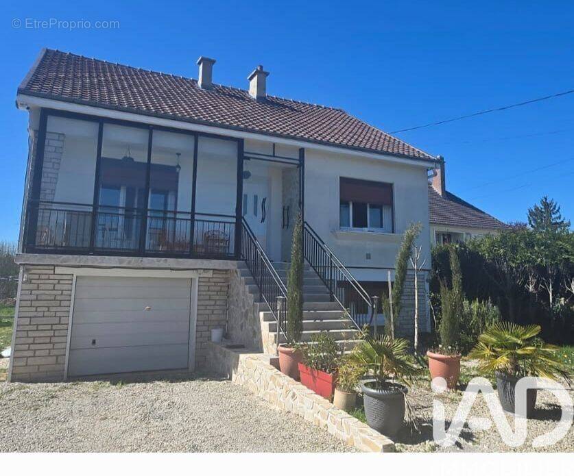 Photo 1 - Maison à ROMILLY-SUR-SEINE
