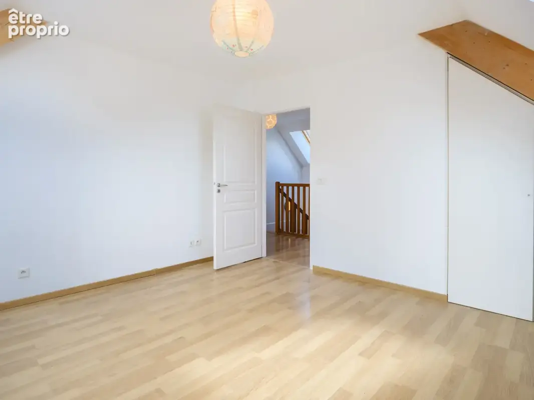 Jolie t3 duplex avec spacieuse terrasse de 38,80 m2, cave et garage - francin ! - photo 10