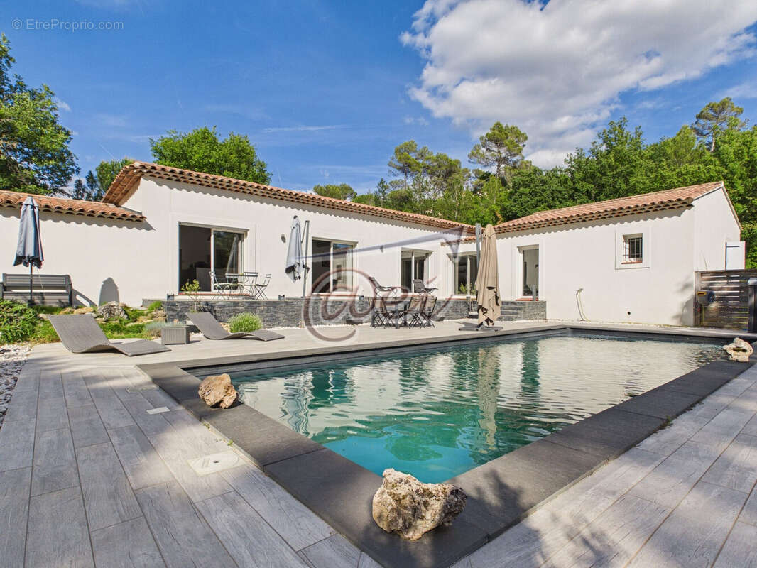 Maison à TOURVES