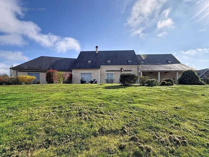 Maison à BEAUMONT-LA-RONCE