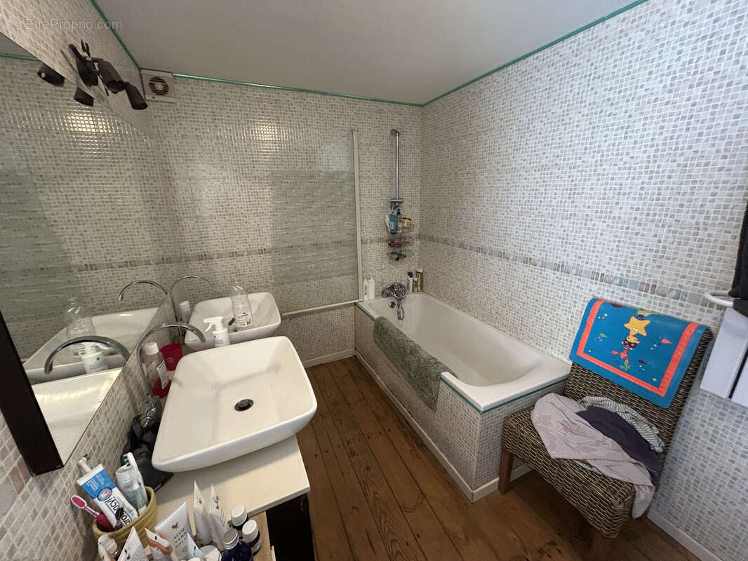 Autre à ESPARTIGNAC