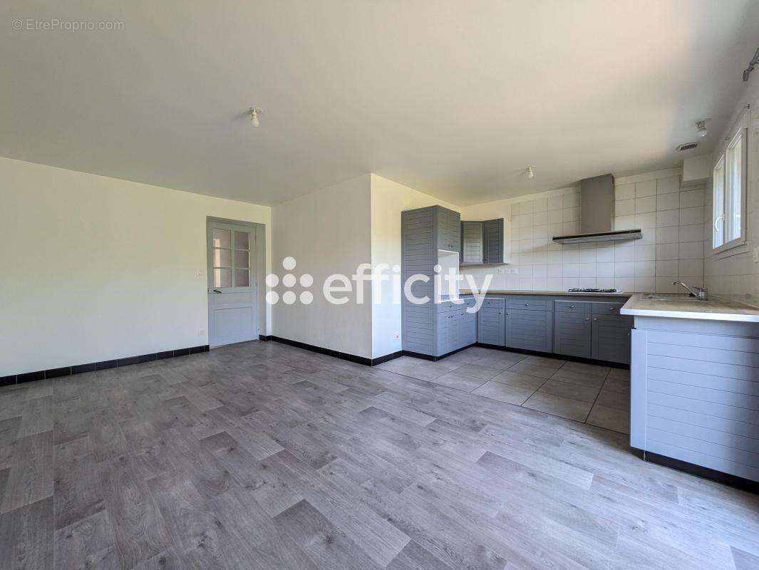 Appartement à SAINT-PIERRE-DU-MONT