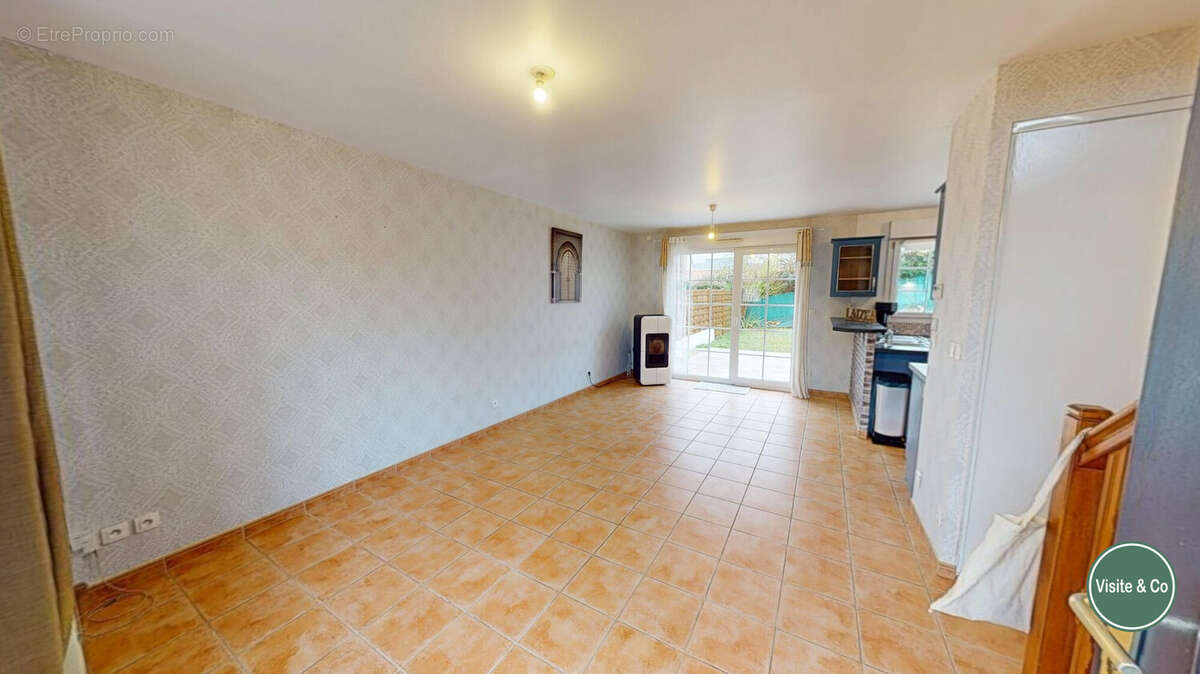 Maison à LAIZE-LA-VILLE